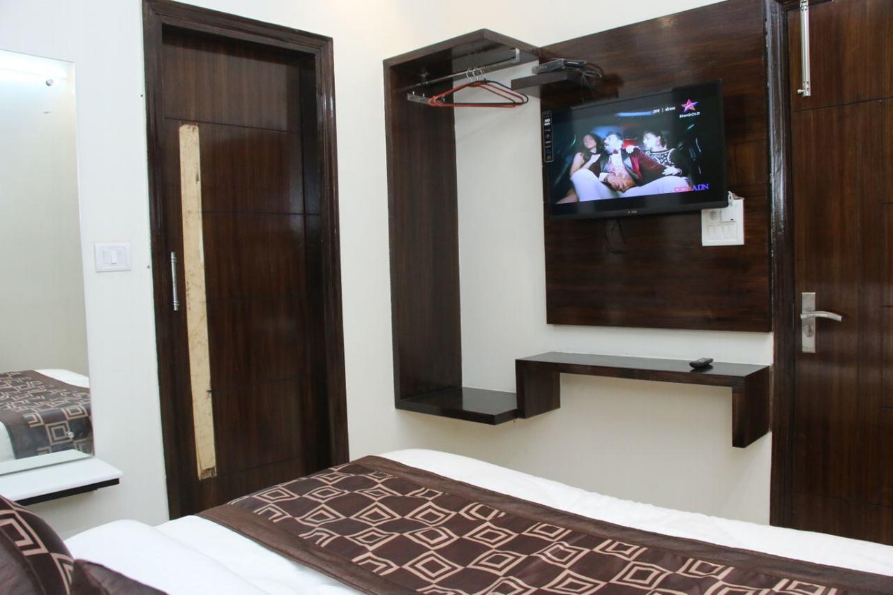 Hotel Snow White Inn นิวเดลี ภายนอก รูปภาพ