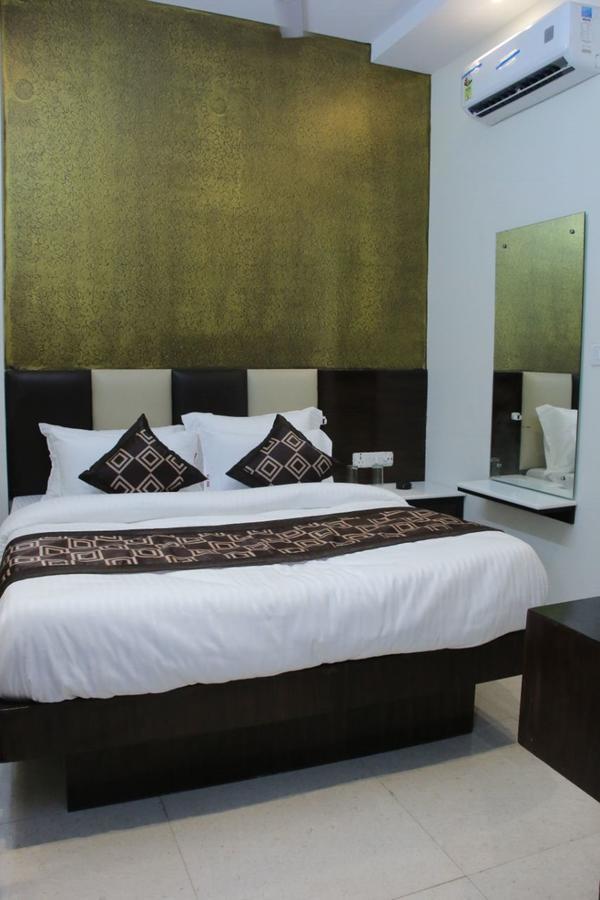 Hotel Snow White Inn นิวเดลี ภายนอก รูปภาพ