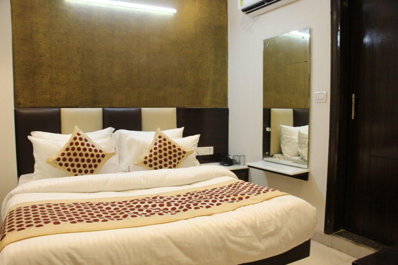 Hotel Snow White Inn นิวเดลี ภายนอก รูปภาพ