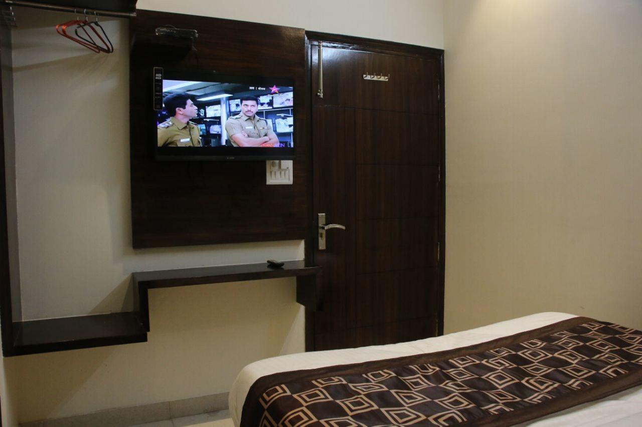 Hotel Snow White Inn นิวเดลี ภายนอก รูปภาพ