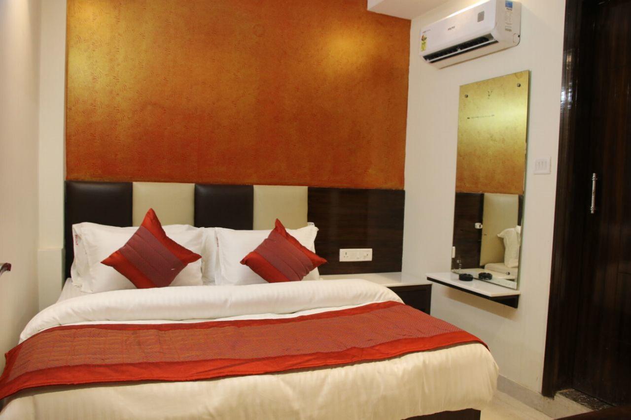 Hotel Snow White Inn นิวเดลี ภายนอก รูปภาพ